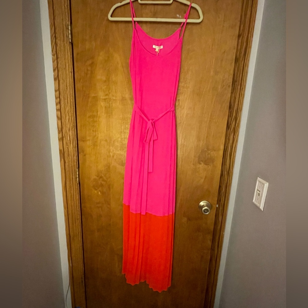 NWT Ombré pink to orange long pleated dress